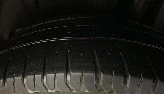 2021 Maruti XL6 ZETA MT, Petrol, Manual, 28,428 km, Left Rear Tyre Tread