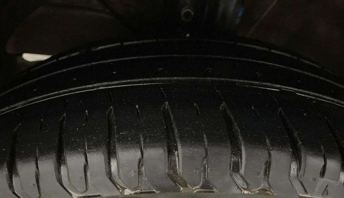 2021 Maruti XL6 ZETA MT, Petrol, Manual, 28,428 km, Left Front Tyre Tread