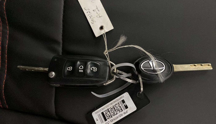 2021 Tata Tiago XZ PLUS PETROL, Petrol, Manual, 73,908 km, Key Close Up