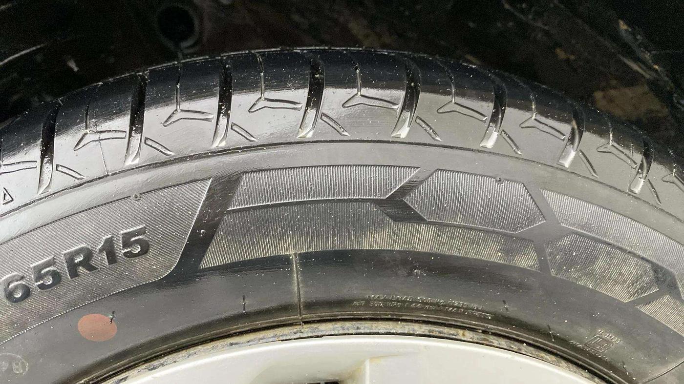 2017 Maruti Baleno DELTA PETROL 1.2, Petrol, Manual, 66,360 km, Left Front Tyre Tread