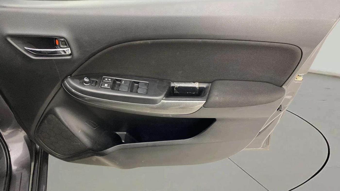 2017 Maruti Baleno DELTA PETROL 1.2, Petrol, Manual, 66,360 km, Driver Side Door Panels Control