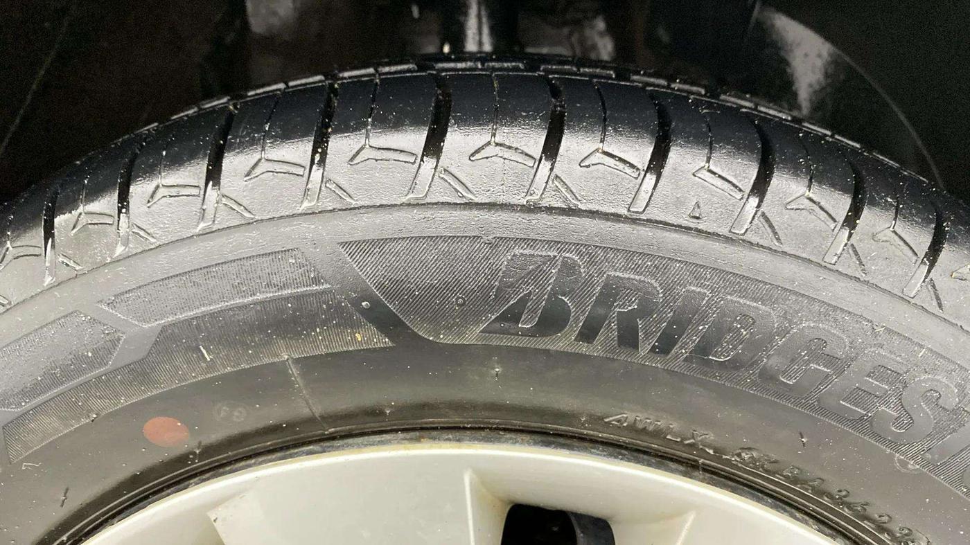 2017 Maruti Baleno DELTA PETROL 1.2, Petrol, Manual, 66,360 km, Right Front Tyre Tread