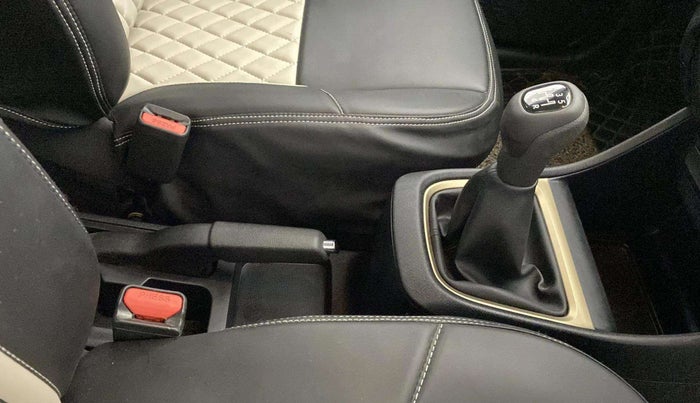 2022 Tata PUNCH ACCOMPLISHED MT, Petrol, Manual, 11,399 km, Gear Lever