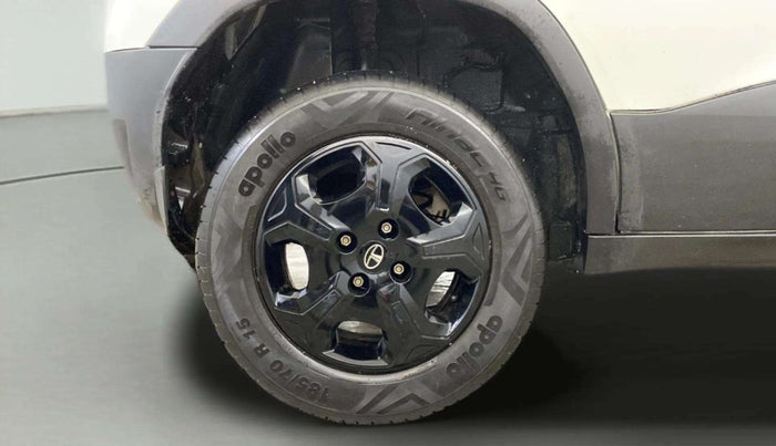 2022 Tata PUNCH ACCOMPLISHED MT, Petrol, Manual, 11,399 km, Right Rear Wheel