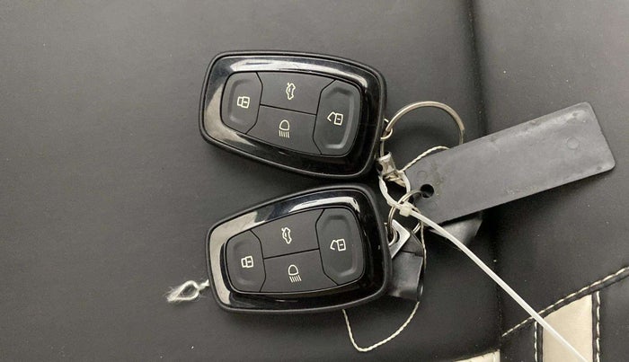 2022 Tata PUNCH ACCOMPLISHED MT, Petrol, Manual, 11,399 km, Key Close Up