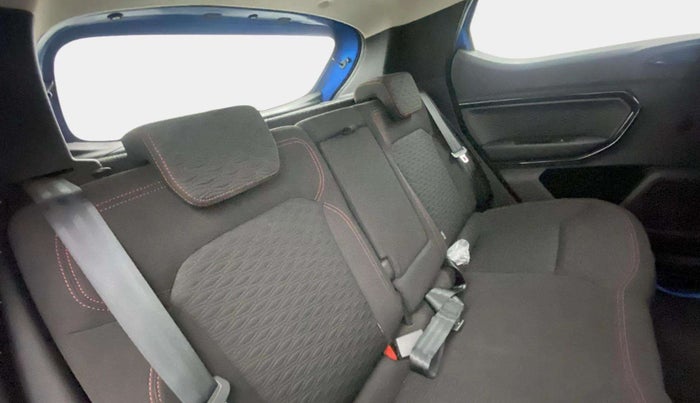 2022 Renault Kiger RXZ TURBO CVT, Petrol, Automatic, 28,339 km, Right Side Rear Door Cabin