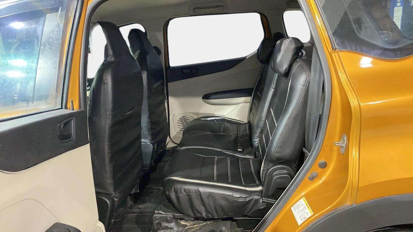 2022 Renault TRIBER RXT, Petrol, Manual, 13,531 km, Right Side Rear Door Cabin