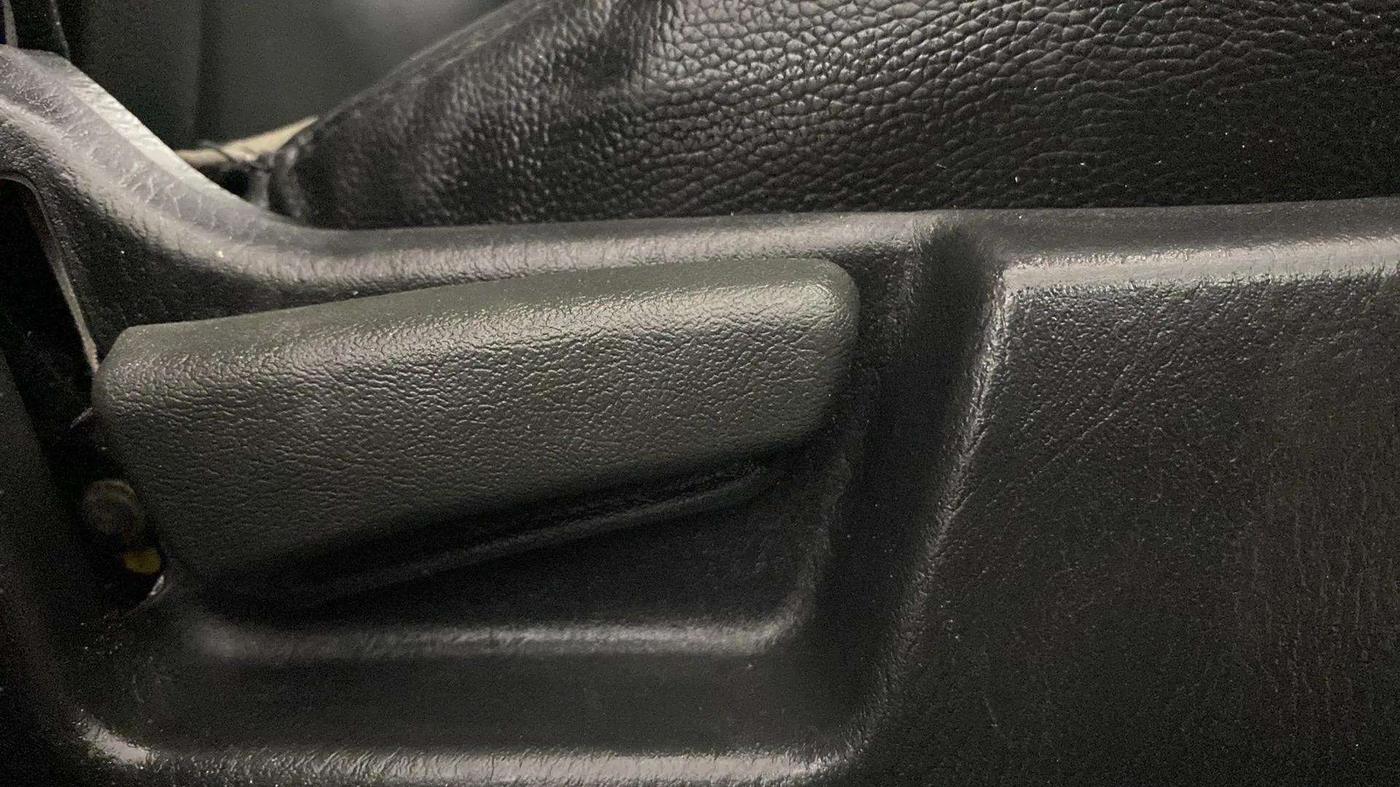 2022 Maruti Alto LXI OPT CNG, CNG, Manual, 39,156 km, Driver Side Adjustment Panel