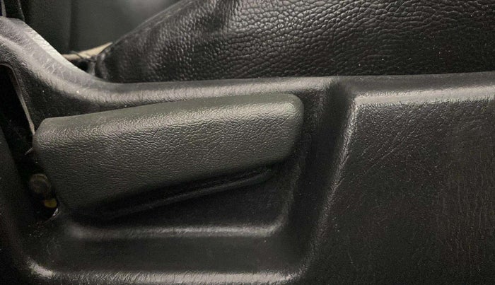 2022 Maruti Alto LXI OPT CNG, CNG, Manual, 39,051 km, Driver Side Adjustment Panel