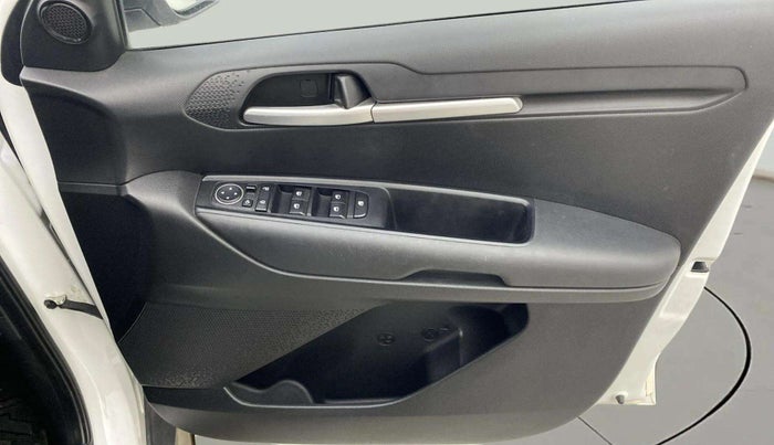 2020 KIA SONET HTK PLUS 1.5, Diesel, Manual, 10,751 km, Driver Side Door Panels Control