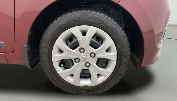 2016 Hyundai Grand i10 SPORTZ 1.2 KAPPA VTVT, Petrol, Manual, 72,073 km, Right Front Wheel
