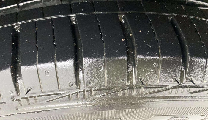 2016 Hyundai Grand i10 SPORTZ 1.2 KAPPA VTVT, Petrol, Manual, 52,449 km, Left Rear Tyre Tread