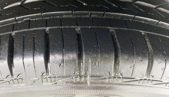 2016 Hyundai Grand i10 SPORTZ 1.2 KAPPA VTVT, Petrol, Manual, 52,449 km, Right Rear Tyre Tread