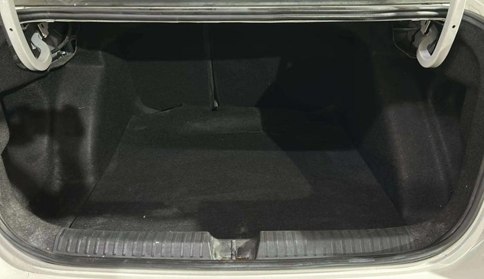 2022 Skoda SLAVIA AMBITION 1.0L TSI MT, Petrol, Manual, 40,975 km, Boot Inside