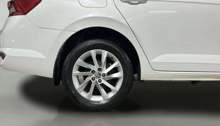2022 Skoda SLAVIA AMBITION 1.0L TSI MT, Petrol, Manual, 40,975 km, Right Rear Wheel