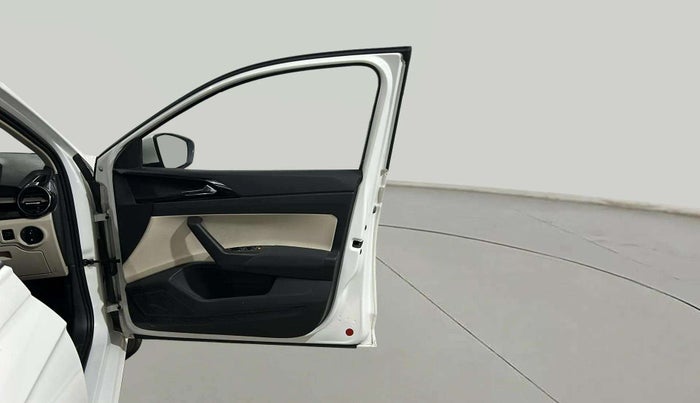 2022 Skoda SLAVIA AMBITION 1.0L TSI MT, Petrol, Manual, 40,975 km, RHS Front Door