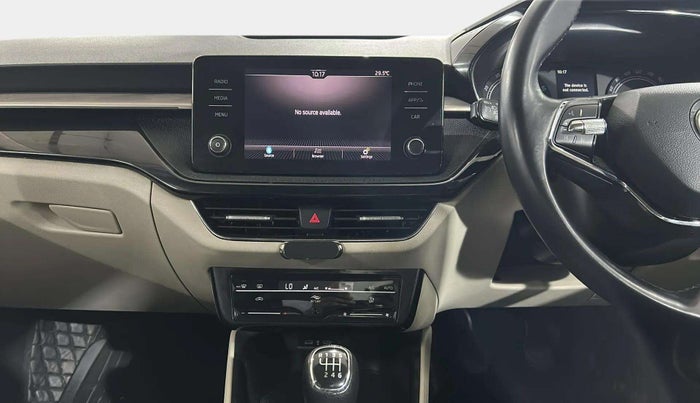 2022 Skoda SLAVIA AMBITION 1.0L TSI MT, Petrol, Manual, 40,975 km, Air Conditioner