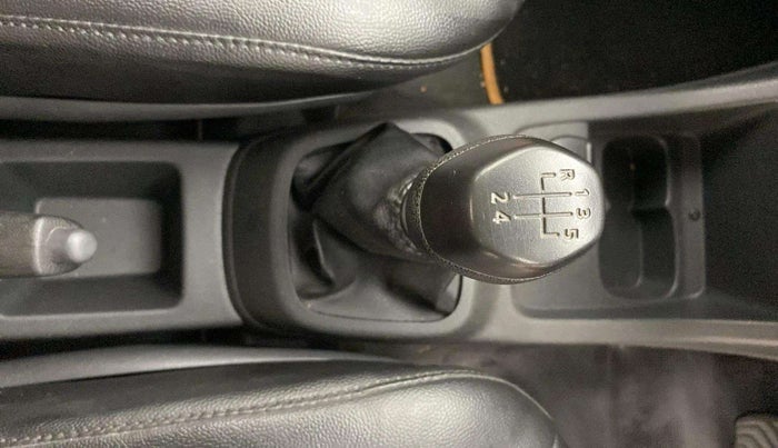 2016 Renault Kwid RXL, Petrol, Manual, 18,952 km, Gear Lever
