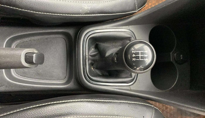 2018 Volkswagen Polo COMFORTLINE 1.0L MPI, Petrol, Manual, 75,008 km, Gear Lever