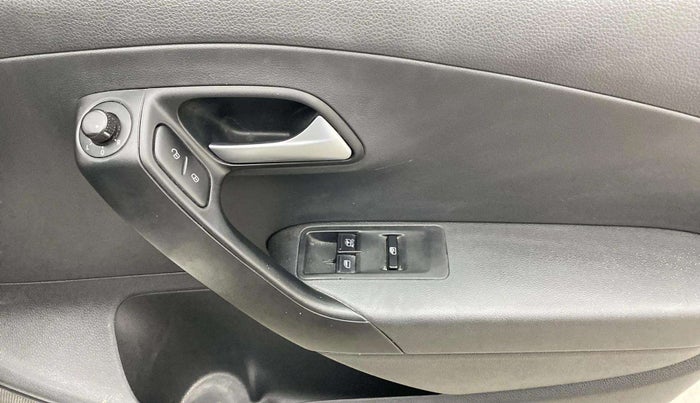 2018 Volkswagen Polo COMFORTLINE 1.0L MPI, Petrol, Manual, 75,008 km, Driver Side Door Panels Control