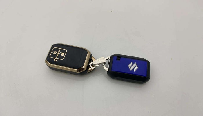 2022 Maruti BREZZA ZXI + SMART HYBRID, Petrol, Manual, 32,821 km, Key Close Up