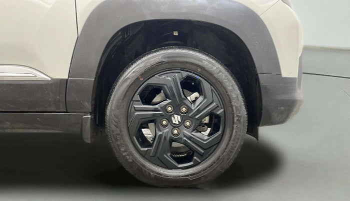 2022 Maruti BREZZA ZXI + SMART HYBRID, Petrol, Manual, 32,821 km, Right Front Wheel