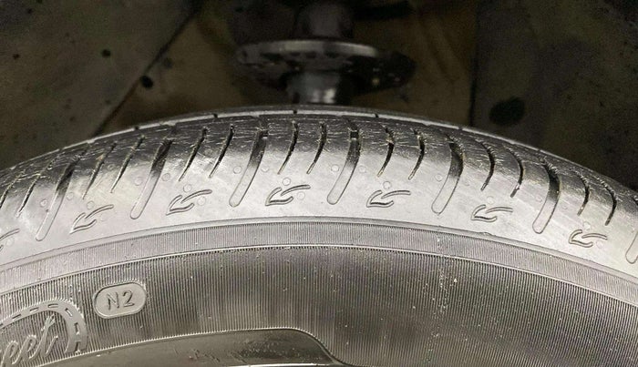 2022 Maruti BREZZA ZXI + SMART HYBRID, Petrol, Manual, 32,821 km, Left Front Tyre Tread