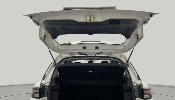 2022 Maruti BREZZA ZXI + SMART HYBRID, Petrol, Manual, 32,821 km, Boot Door Open