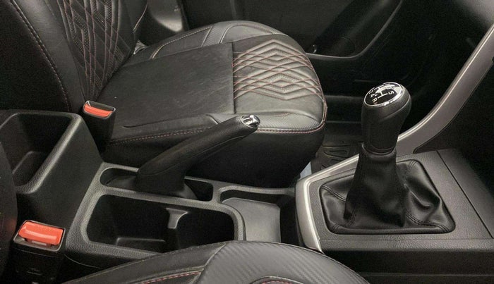 2022 Maruti BREZZA ZXI + SMART HYBRID, Petrol, Manual, 32,821 km, Gear Lever