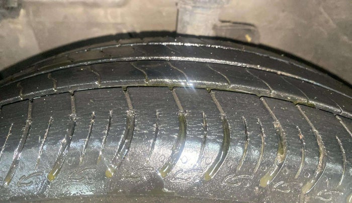 2014 Maruti Celerio VXI AMT, Petrol, Automatic, 33,085 km, Left Front Tyre Tread