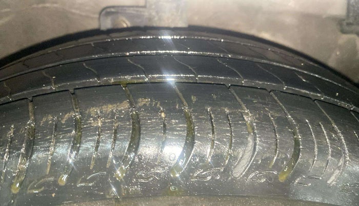 2014 Maruti Celerio VXI AMT, Petrol, Automatic, 33,085 km, Right Front Tyre Tread