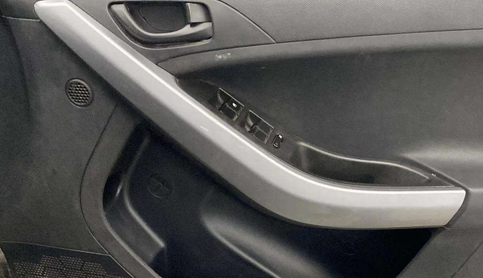 2020 Tata NEXON XMA PETROL, Petrol, Automatic, 80,898 km, Driver Side Door Panels Control