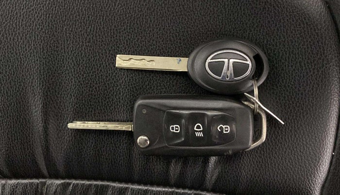 2020 Tata NEXON XMA PETROL, Petrol, Automatic, 80,898 km, Key Close Up