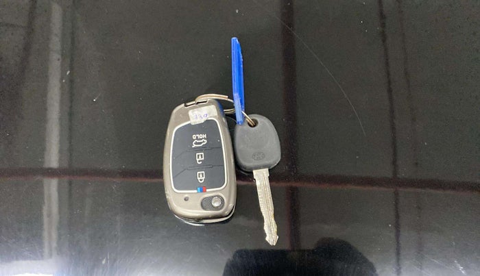 2018 Hyundai New Elantra 2.0 SX MT PETROL, Petrol, Manual, 71,566 km, Key Close Up