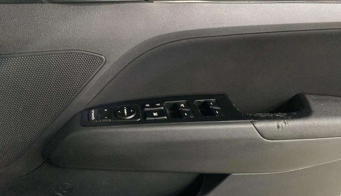 2018 Hyundai New Elantra 2.0 SX MT PETROL, Petrol, Manual, 71,566 km, Driver Side Door Panels Control