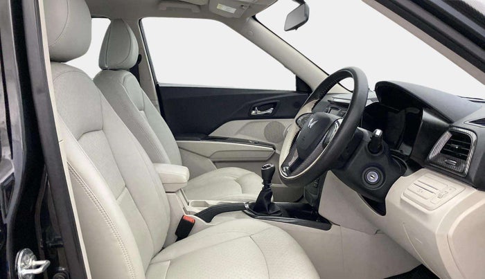 2023 Mahindra XUV300 W6 1.2 PETROL, Petrol, Manual, 3,838 km, Right Side Front Door Cabin