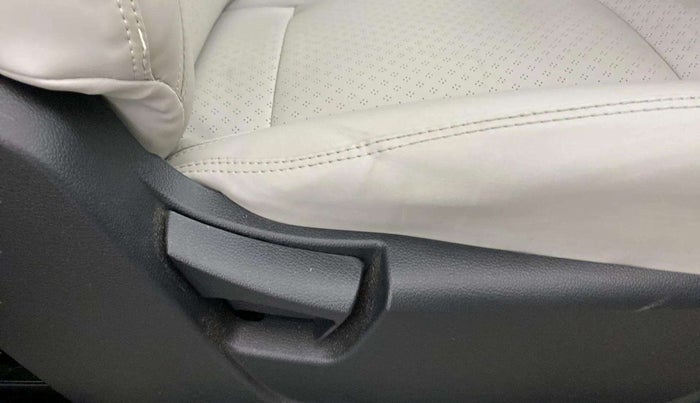 2023 Mahindra XUV300 W6 1.2 PETROL, Petrol, Manual, 3,838 km, Driver Side Adjustment Panel