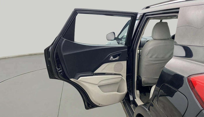2023 Mahindra XUV300 W6 1.2 PETROL, Petrol, Manual, 3,838 km, LHS Rear Door