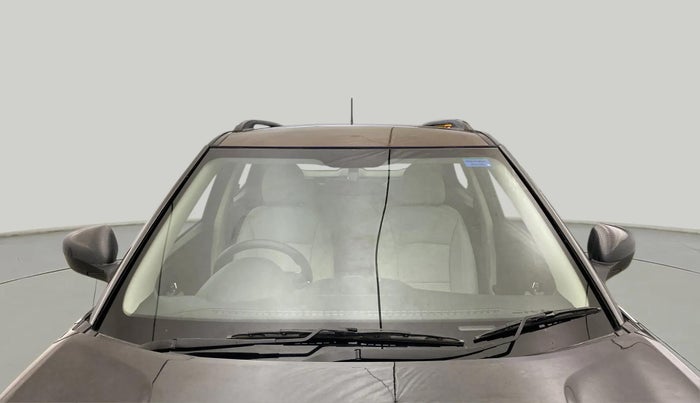 2023 Mahindra XUV300 W6 1.2 PETROL, Petrol, Manual, 3,838 km, Front Windshield