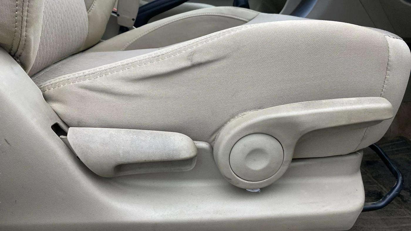 2019 Maruti Ciaz DELTA 1.5 SHVS MT PETROL, Petrol, Manual, 84,392 km, Driver Side Adjustment Panel