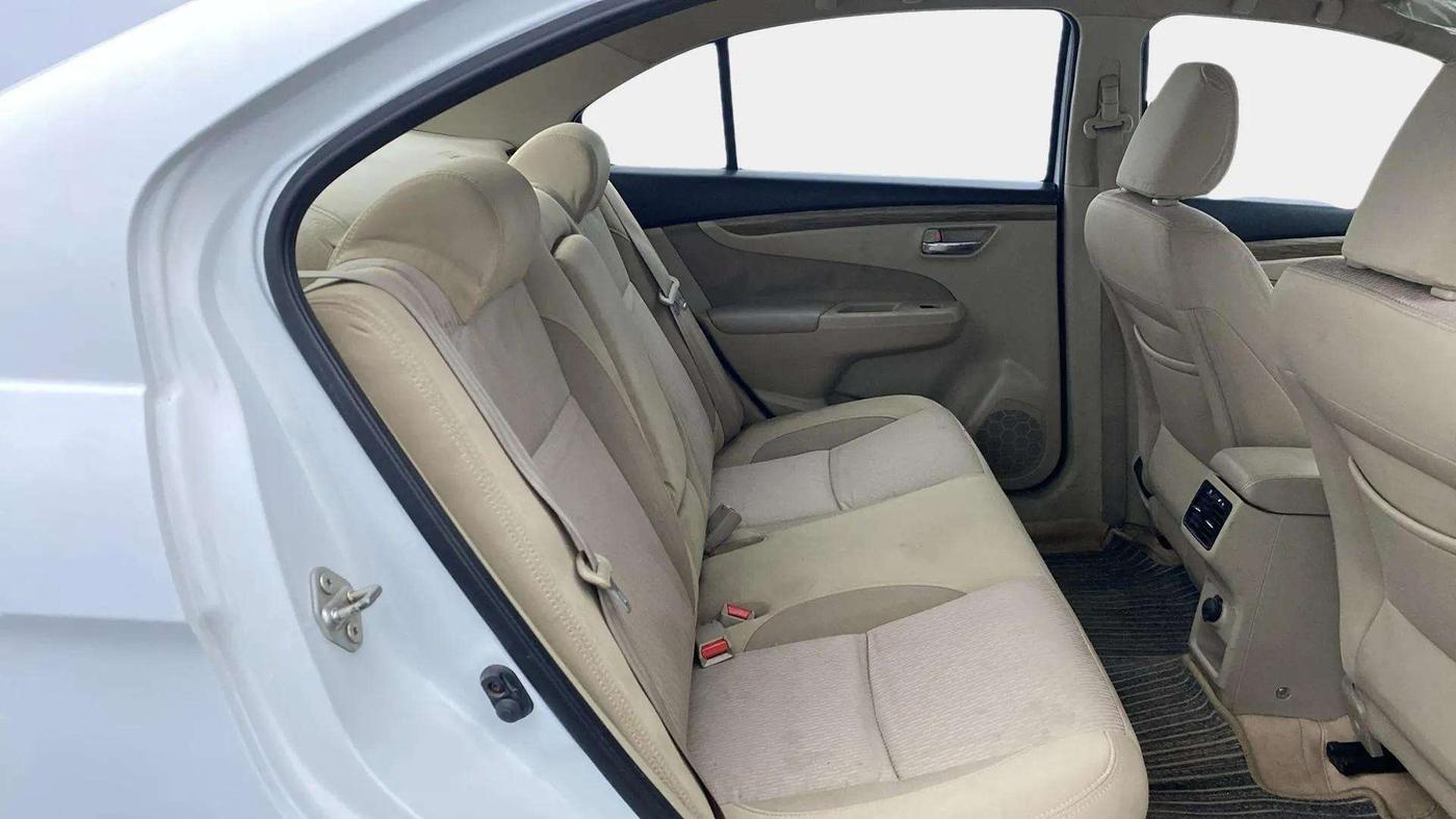 2019 Maruti Ciaz DELTA 1.5 SHVS MT PETROL, Petrol, Manual, 84,392 km, Right Side Rear Door Cabin