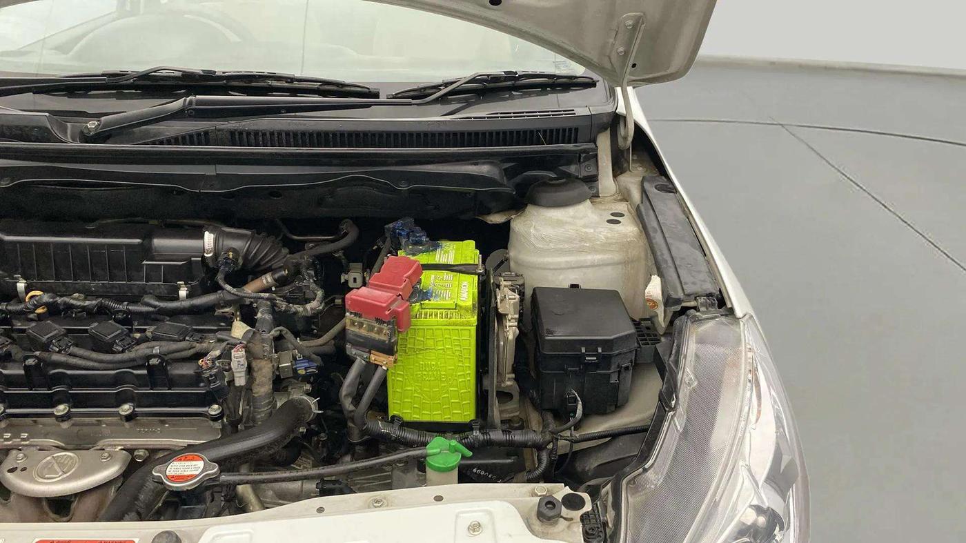 2019 Maruti Ciaz DELTA 1.5 SHVS MT PETROL, Petrol, Manual, 84,392 km, Engine View - Left