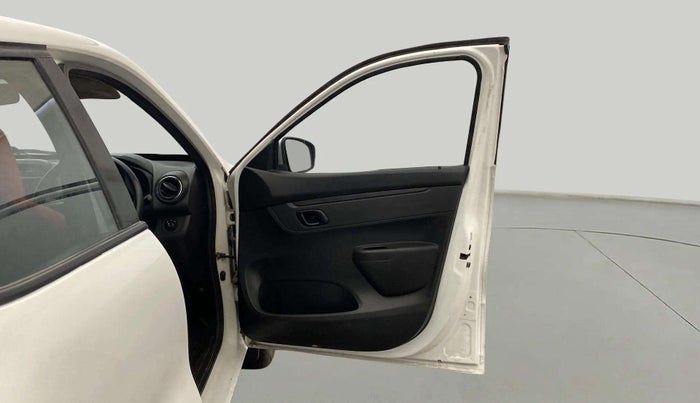 2022 Renault Kwid RXT 1.0 AMT, Petrol, Automatic, 28,284 km, RHS Front Door