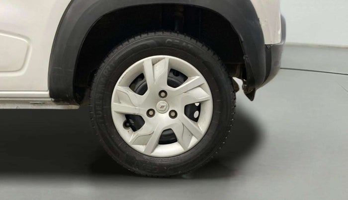 2022 Renault Kwid RXT 1.0 AMT, Petrol, Automatic, 28,284 km, Left Rear Wheel