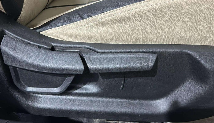 2024 Hyundai Verna SX 1.5 Turbo Petrol MT, Petrol, Manual, 15,919 km, Driver Side Adjustment Panel