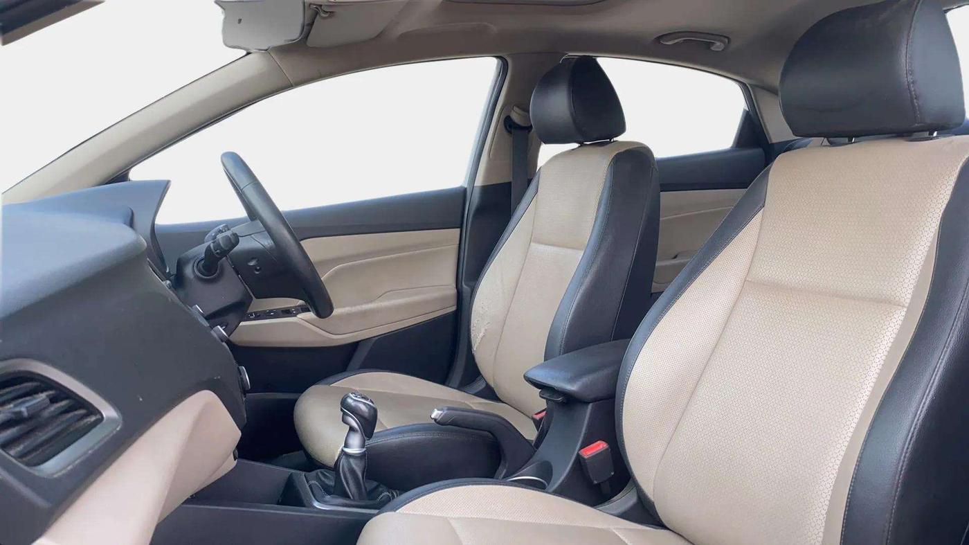 2018 Hyundai Verna 1.6 SX (O) CRDI MT, Diesel, Manual, 73,480 km, Right Side Front Door Cabin