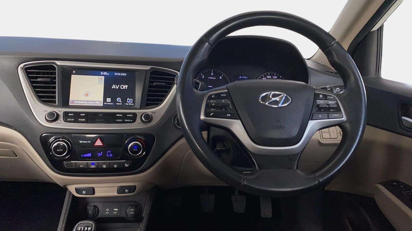 2018 Hyundai Verna 1.6 SX (O) CRDI MT, Diesel, Manual, 73,480 km, Steering Wheel Close Up