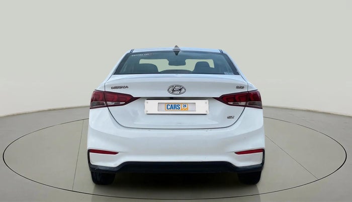 2018 Hyundai Verna 1.6 SX (O) CRDI MT, Diesel, Manual, 73,480 km, Back/Rear