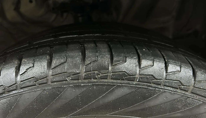 2021 KIA SELTOS HTX 1.5 CVT PETROL, Petrol, Automatic, 34,755 km, Right Front Tyre Tread