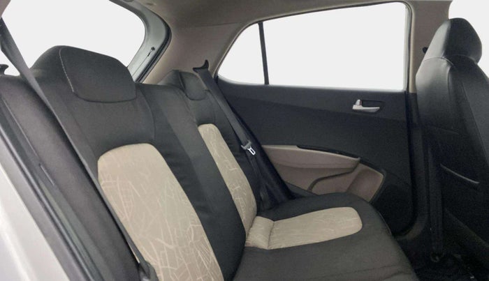 2017 Hyundai Grand i10 SPORTZ (O) 1.2 KAPPA VTVT, Petrol, Manual, 16,219 km, Right Side Rear Door Cabin